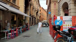 Сheeky? Bologna. Italy  - 4k Walking Tour around the City - Travel Guide. trends, moda #Italy