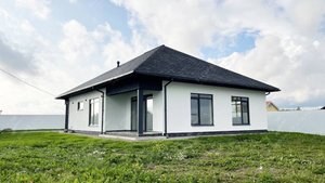 пос. Ропша, КП «Фазенда». Новый коттедж 135 кв.м на участке 10 соток