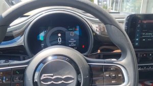 Fiat 500e Action 185km 2022 - culoare 111 Rosso Pastello / Pasodoble Red - AutoSiena Oradea