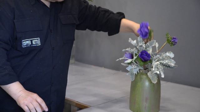 【大叔说花】每周一花170/银莲花银叶菊/家庭生活居家花瓶插花 смотреть онлайн