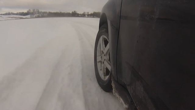 TOYO Observe GSi-5 soft compound winter tire on ice track смотреть онлайн