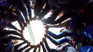 Парашютный спорт _ прыжок 111 россиян в 2017 г.mp4