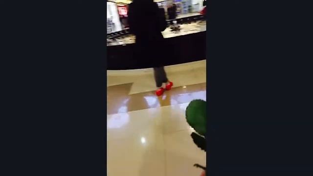 Сделал предложение девушке в Кристалле смотреть онлайн