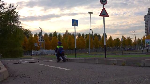 Камиль Как Полицейский Ловит Воришек на police car смотреть онлайн