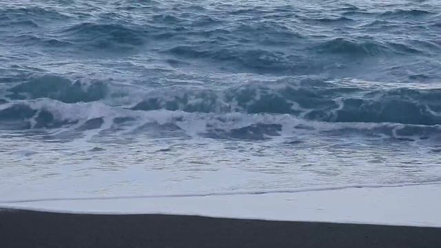 Привел невесту на знакомство с родителями, но как только ее увидела мать, схватила телефон и... смотреть онлайн