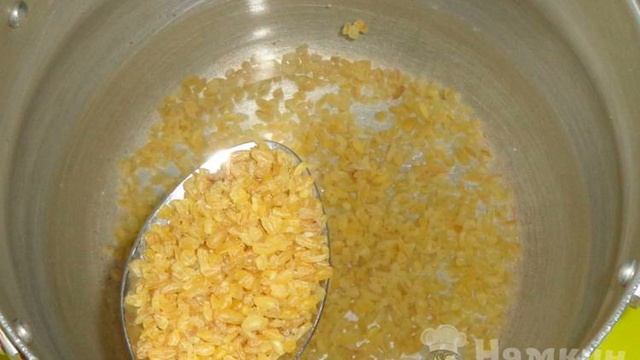 Котлеты из фарша с булгуром на сковороде