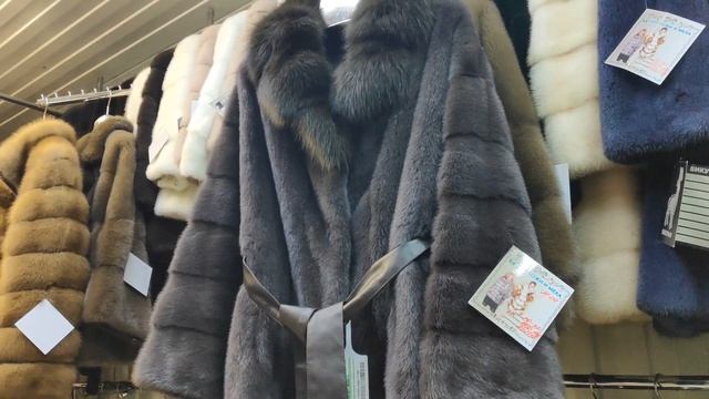 ЭЛЕГАНТНЫЕ ШУБЫ ИЗ НОРКИ И ИЗ КАРАКУЛИ НА РЫНКЕ САДОВОД 9- ЛИНИЯ 117- МЕСТО