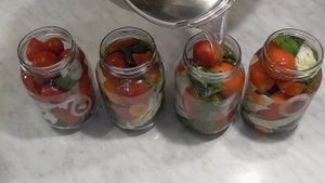 АССОРТИ на зиму без стерилизации  ВКУСНЫЙ МАРИНАД для Ассорти из помидоров,огурцов,овощей Кулинарны
