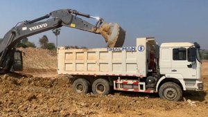 Volvo EC480DL Excavator Loading Dump Truck អស្ចារ្យមែន..!អេស្កាវ៉ាទ័រធំកាយដីដាក់ឡាន