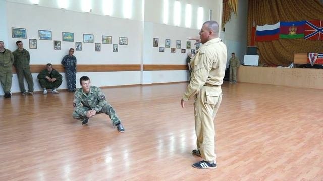 Элемент - Падение со скольжением руками вперед