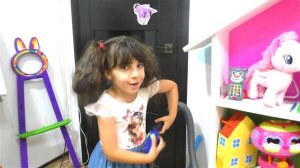 Пылесос стал роботом. Робот Пылесос и ИГРУШКИ! Куда пропали ВСЕ игрушки?