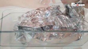 За 5 минут: идеально и для бутербродов, и для салата: сочная куриная грудка, запеченная в духовке