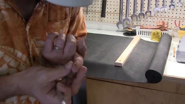 Make a NON-SLIP Portable Sanding Pad For Scroll Saw Woodworking Projects смотреть онлайн
