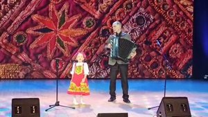 Жил у бабушки Коток. Шуточная народная песня