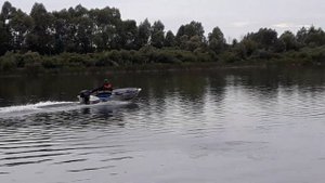 Меркурий 4 т. 6 л.с. на алюминиевой лодке 1 чел выводит на глиссер. Видео от 1 сентября 2019 г.