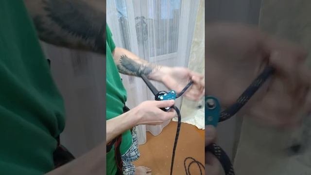 Страховочно-спучковое устройство Галчёнок: лазание с нижней страховкой.