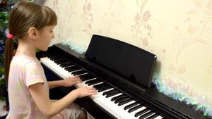 Гамма Соль Мажор + расходящаяся + аккорды + арпеджио (2 класс, фортепиано)