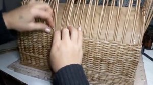 МК? Хлебница полукруглая из газетных трубочек.