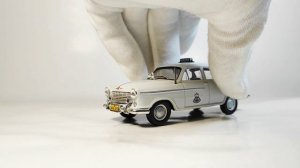 Масштабная модель автомобиля Holden FE, №10 (Полицейские машины мира 1/43) от DeA))