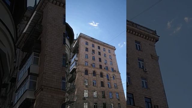 Ста́линский ампи́р (от фр. empire — «империя» и по аналогии с ампиром), также «стиль триумф»