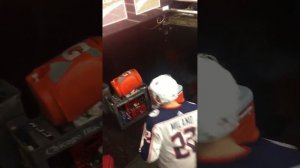 A Furious John Tortorella Dumps Full Gatorade Jug Into Tunnel Hallway After OTL (CBJ @ CHI) 10/18/1