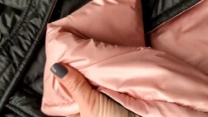 Женское весеннее пальто черное стеганое плащевка синтепон 200 под пояс на пуговицах с капюшоном