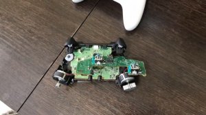 Xbox x/s, исправляем глюк правого стика за 30 минут.