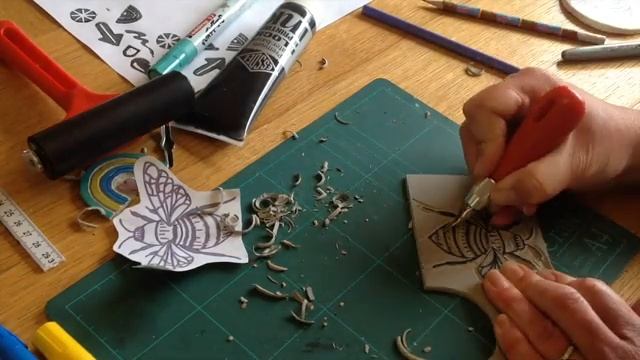 Block Printing - HOW TO PRINT A BEE - from start to finish