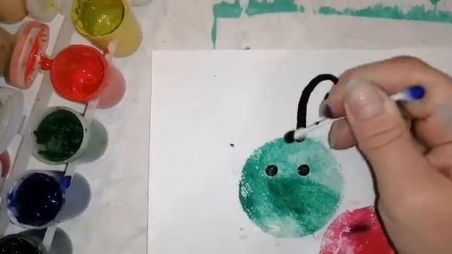 Рисунок ватными дисками, гусеничка, КРУТОЙ РИСУНОК ПОДРУЧНЫМИ МАТЕРИАЛАМИ, НЕОБЫЧНАЯ ТЕХНИКА смотреть онлайн