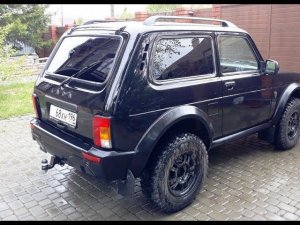 Нива Бронто. Фаркоп нужен. Бампера высокие, какой под них подойдет? Рискнул, купил и поставил.