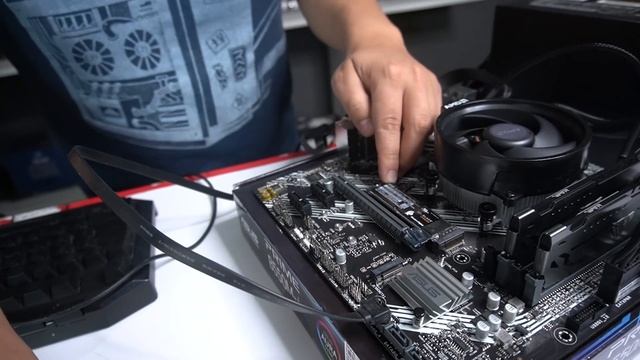 El SSD más RAPIDO DEL MUNDO смотреть онлайн