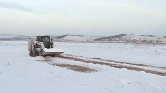 Маленький, да удаленький: тест-драйв Bobcat смотреть онлайн