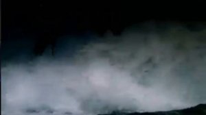 И корабль плывёт...