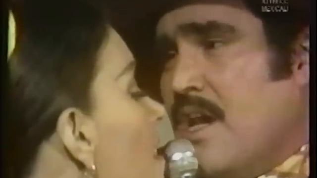 LUCHA VILLA Y VICENTE FERNÁNDEZ CANTAN EN VIVO "PARECE QUE FUE AYER". смотреть онлайн