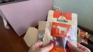 Распаковка посылки для собак из зоомагазина.