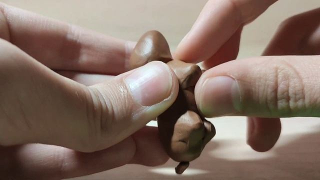 Як зліпити собаку таксу з пластиліну?