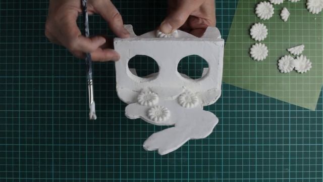 Из картона и подручных материалов сделала подставку под пасхальные яйца смотреть онлайн