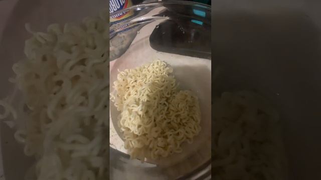 How to make cheesy ramen