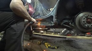 Глобальный кузовной ремонт Тойота Креста. Toyota Cresta body repair.