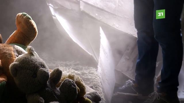 Потолок вам на голову. Семью из Челябинска чуть не завалило обломками в собственной квартире смотреть онлайн