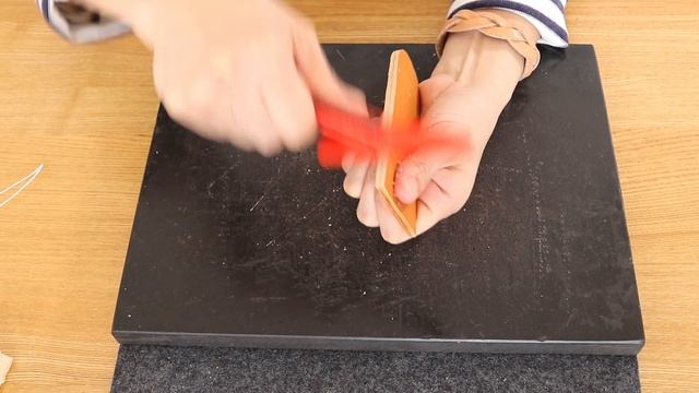 【Leather craft × CAMP】スキレットカバーの作り方。手作り、簡単、DIY смотреть онлайн