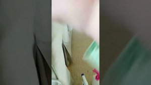 Как удалить пятна крови с кресла. Bloedvlekken uit een stoel verwijderen.