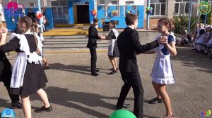 Вальс «С Днем Учителя», исп. уч 9 кл День Учителя в МОБУ СОШ №15 им. МО Кореновский район 05.10.202