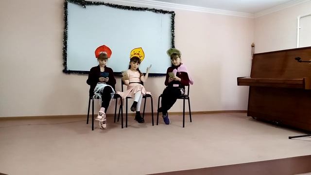 Онлайн поздравление – сценка «Три девицы под окном», под руководством Тимофеевой А. С. смотреть онлайн