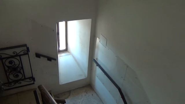 Лестницы и коридоры в Замке Святого Ангела. смотреть онлайн