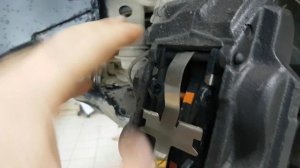 Тойота Прадо, Лексус Gx470. Как убрать стук передних тормозных колодок.