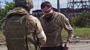 Сдача в плен боевиков националистического подразделения «Азов» и украинских военнослужащих.mp4
