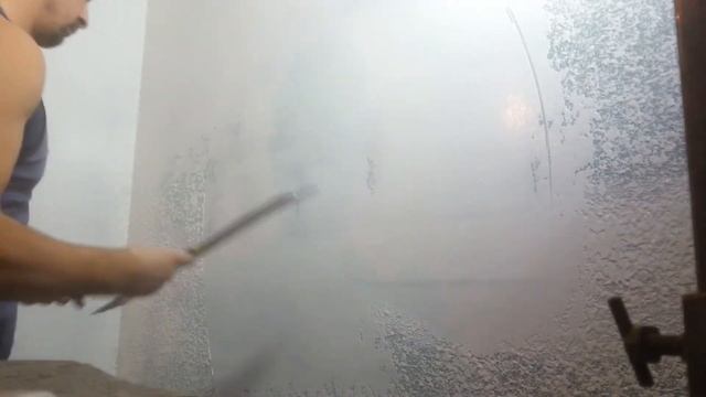 Разглаживание финишной шпаклевки Vetonit lr+после механического нанесения. смотреть онлайн