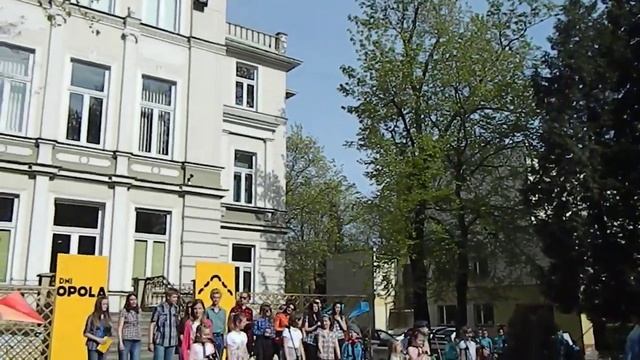 Полька поёт) смотреть онлайн