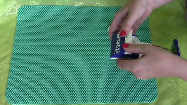 Из этого видео вы узнаете как правильно складывать упаковку Tetra Pak перед утилизацией смотреть онлайн